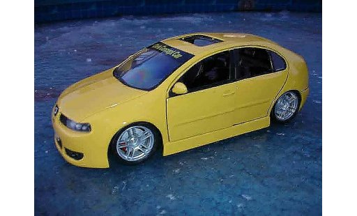 Seat Leon Cupra 1/18 Burago r modellautos