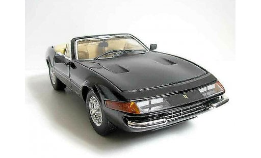 Ferrari 365 GTB/4 1/18 Hot Wheels miami vice daytona modellautos