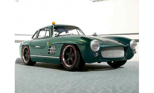 Mercedes 300 Base 1/18 Burago urban hot rod modellautos