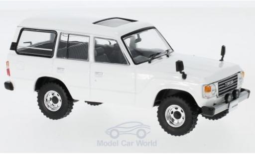 Modellautos Toyota Land Cruiser 1/43 First 43 Models LC60 weiss RHD 1982 Toyota Land Cruiser 1/43 First 43 Models LC60 weiss RHD 1982 modellautos