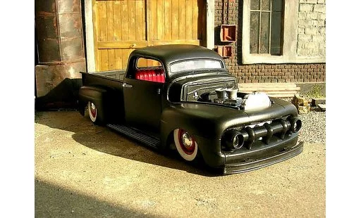 Ford F-100 Pickup 1/18 Welly F 100 pick up 1951 devil spirit modellautos