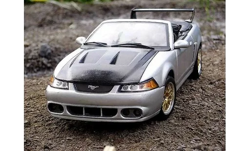 Ford Mustang 2000 1/18 Maisto svt cobra cabriolet modellautos