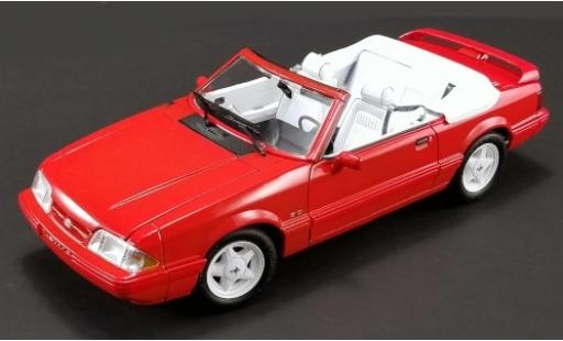 Modellautos Ford Mustang 1/18 GMP LX 5.0L Cabrio Feature Car rot 1992 Softtop liegt bei Ford Mustang 1/18 GMP LX 5.0L Cabrio Feature Car rot 1992 Softtop liegt bei modellautos