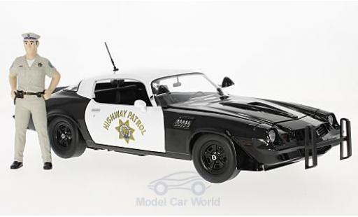 Modellautos Chevrolet Camaro 1/18 Greenlight Z/28 California Highway Patrol 1979 mit Figur ohne Vitrine Chevrolet Camaro 1/18 Greenlight Z/28 California Highway Patrol 1979 mit Figur ohne Vitrine modellautos