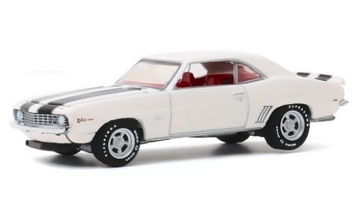Modellautos Chevrolet Camaro 1/64 Greenlight Z/28 weiss/schwarz 1969 Chevrolet Camaro 1/64 Greenlight Z/28 weiss/schwarz 1969 modellautos