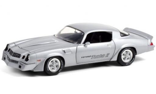 Modellautos Chevrolet Camaro 1/18 Greenlight Z28 Yenko Turbo Z silber/Dekor 1981 Chevrolet Camaro 1/18 Greenlight Z28 Yenko Turbo Z silber/Dekor 1981 modellautos