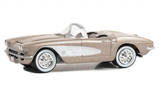 Modellautos Chevrolet Corvette 1/64 Greenlight (C1) Cabriolet metallise beige 1961 1:64 Chevrolet Corvette 1/64 Greenlight (C1) Cabriolet metallise beige 1961 1:64 modellautos