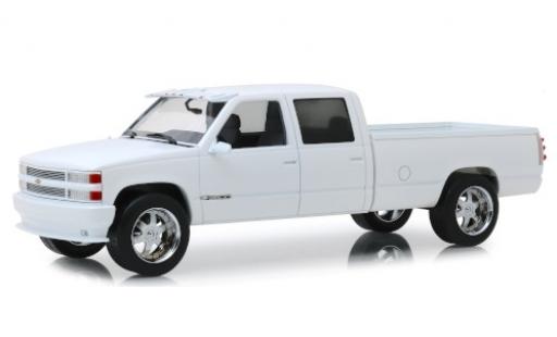 Modellautos Chevrolet Silverado 1/18 Greenlight 3500 Crew Cab Custom weiss 1997 Chevrolet Silverado 1/18 Greenlight 3500 Crew Cab Custom weiss 1997 modellautos