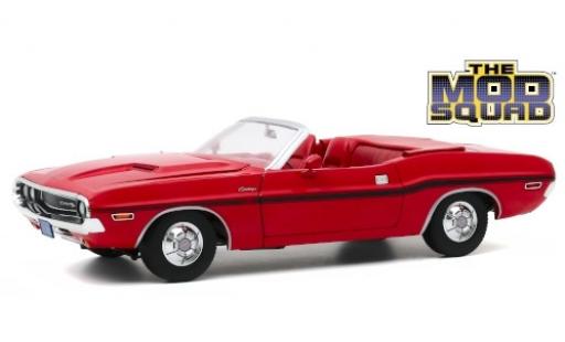 Modellautos Dodge Challenger 1/18 Greenlight R/T Cabrio rot/Dekor The Mod Squad 1970 Dodge Challenger 1/18 Greenlight R/T Cabrio rot/Dekor The Mod Squad 1970 modellautos