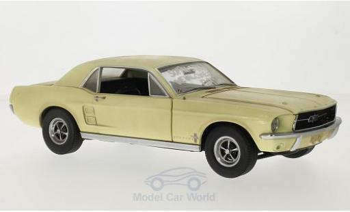 Modellautos Ford Mustang 1967 1/18 Greenlight Coupe beige/Dekor The Walking Dead 1967 inklusive Accessoires Ford Mustang 1967 1/18 Greenlight Coupe beige/Dekor The Walking Dead 1967 inklusive Accessoires modellautos