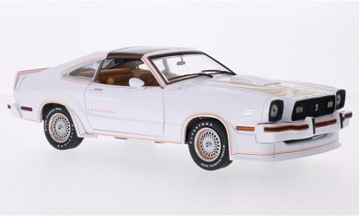Modellautos Ford Mustang 1/18 Greenlight II King Cobra weiss/gold 1978 Ford Mustang 1/18 Greenlight II King Cobra weiss/gold 1978 modellautos