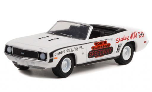 Modellautos Chevrolet Camaro 1/64 Greenlight Cabrio North Wilkesboro Speedway Pace Car 1969 Chevrolet Camaro 1/64 Greenlight Cabrio North Wilkesboro Speedway Pace Car 1969 modellautos