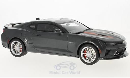 Modellautos Chevrolet Camaro RS 1/18 GT Spirit SS mettalic grau 2017 Fifty Anniversary Chevrolet Camaro RS 1/18 GT Spirit SS mettalic grau 2017 Fifty Anniversary modellautos