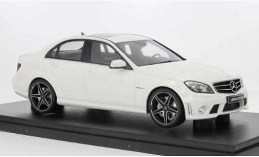 Modellautos Mercedes Classe C 1/18 GT Spirit C63 AMG weiss 2007 1:18 Mercedes Classe C 1/18 GT Spirit C63 AMG weiss 2007 1:18 modellautos