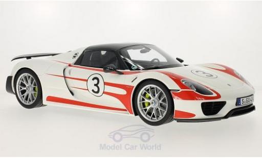 Modellautos Porsche 918 1/12 GT Spirit Spyder weiss/Dekor Weissach Package Porsche 918 1/12 GT Spirit Spyder weiss/Dekor Weissach Package modellautos