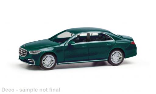 Modellautos Mercedes CLA 1/87 Herpa S-classe metallise vert foncé Mercedes CLA 1/87 Herpa S-classe metallise vert foncé modellautos