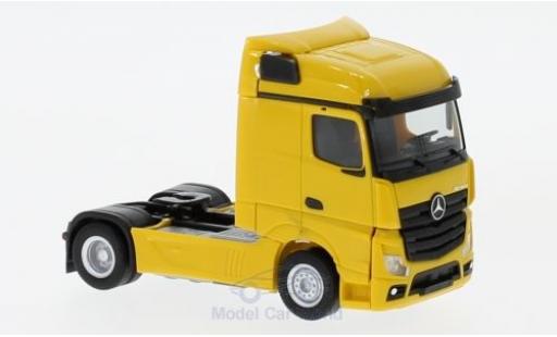 Modellautos Mercedes Actros 1/87 Herpa Streamspace 2.5 gelb 2018 Zugmaschine Mercedes Actros 1/87 Herpa Streamspace 2.5 gelb 2018 Zugmaschine modellautos