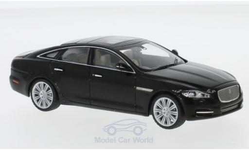 Jaguar XJ 1/43 IXO schwarz RHD modellautos