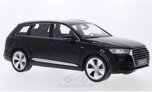 Modellautos Audi Q7 1/18 Minichamps (4M) schwarz Audi Q7 1/18 Minichamps (4M) schwarz modellautos