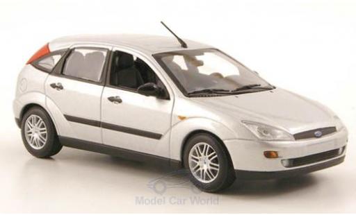 Modellautos Ford Focus 1/43 Minichamps MkI silber 1998 Ford Focus 1/43 Minichamps MkI silber 1998 modellautos