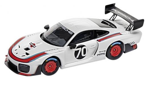 Modellautos Porsche 991 GT2 RS 1/18 Minichamps 935 weiss/Dekor No.70 Martini 2018 Basis: 911 GT2 RS (.2) Porsche 991 GT2 RS 1/18 Minichamps 935 weiss/Dekor No.70 Martini 2018 Basis: 911 GT2 RS (.2) modellautos