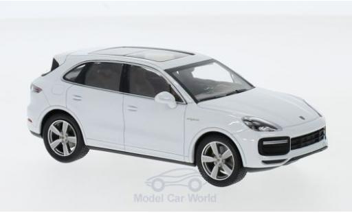 Modellautos Porsche Cayenne Turbo S 1/43 Minichamps Turbo S e-hybrid weiss 2019 Porsche Cayenne Turbo S 1/43 Minichamps Turbo S e-hybrid weiss 2019 modellautos