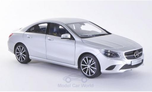 Modellautos Mercedes CLA 1/18 Norev CLClasse A (C117) matt-silber 2013 Mercedes CLA 1/18 Norev CLClasse A (C117) matt-silber 2013 modellautos
