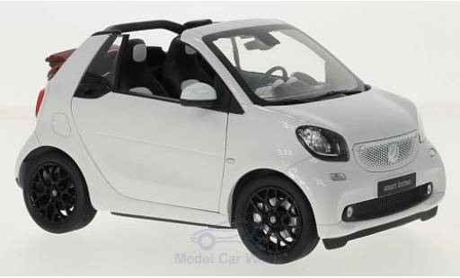 Modellautos Smart ForTwo 1/18 Norev fortwo Cabrio (A453) weiss Softtop liegt bei Smart ForTwo 1/18 Norev fortwo Cabrio (A453) weiss Softtop liegt bei modellautos
