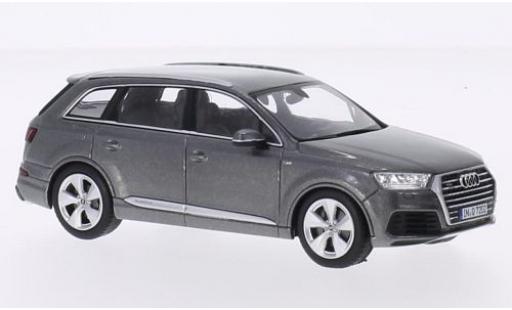 Modellautos Audi Q7 1/43 Spark mettalic grau 2015 Audi Q7 1/43 Spark mettalic grau 2015 modellautos