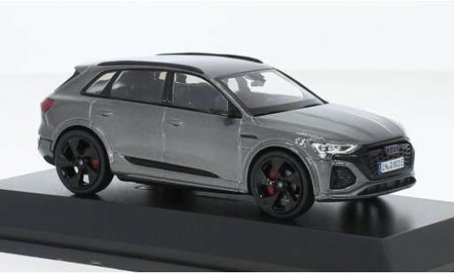 Modellautos Audi Q8 1/43 I Spark e-tron metallise grau 2023 Audi Q8 1/43 I Spark e-tron metallise grau 2023 modellautos