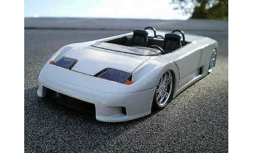 Bugatti EB110 barquette 1/18 Burago weiss modellautos