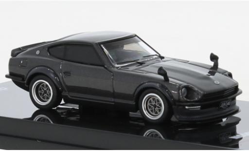 Modellautos Nissan Fairlady Z 1/64 INNO64 (S30) metallise grau Nissan Fairlady Z 1/64 INNO64 (S30) metallise grau modellautos