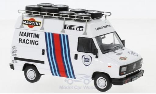 Modellautos Fiat Ducato 1/43 IXO Lancia Martini Martini Rallye WM 1984 mit Dachträger und Reifen Fiat Ducato 1/43 IXO Lancia Martini Martini Rallye WM 1984 mit Dachträger und Reifen modellautos