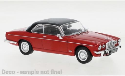 Modellautos Jaguar XJ 1/43 IXO 12 C rot/schwarz 1976 Jaguar XJ 1/43 IXO 12 C rot/schwarz 1976 modellautos