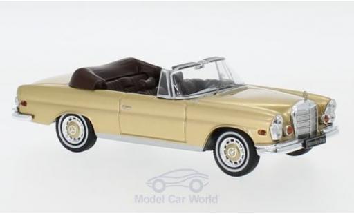 Modellautos Mercedes 280 1/43 IXO SE (W111) 3.5 gold 1969 Mercedes 280 1/43 IXO SE (W111) 3.5 gold 1969 modellautos