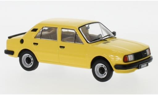 Skoda 120 1/43 IXO L gelb 1983 modellautos