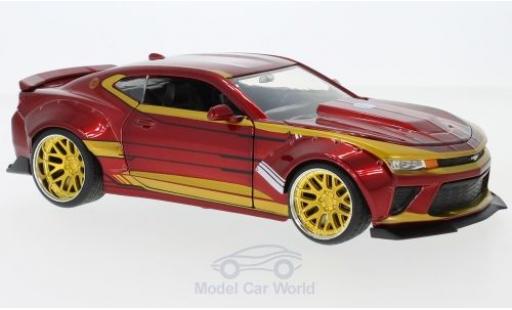Modellautos Chevrolet Camaro RS 1/24 Jada Toys rot/gold Marvel Avengers - Iron Man 2016 mit Figur Chevrolet Camaro RS 1/24 Jada Toys rot/gold Marvel Avengers - Iron Man 2016 mit Figur modellautos