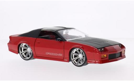 Chevrolet Camaro 1/24 Jada Toys Z28 IROC-Z Tuning rot/matt-schwarz 1985 modellautos