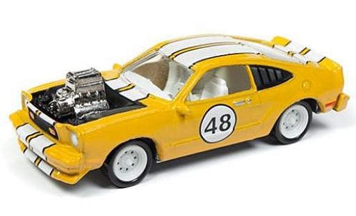 Modellautos Ford Mustang 1/64 Johnny Lightning II Cobra mettalic gelb/weiss The Spoilers 1976 tuning sans Vitrine Ford Mustang 1/64 Johnny Lightning II Cobra mettalic gelb/weiss The Spoilers 1976 tuning sans Vitrine modellautos