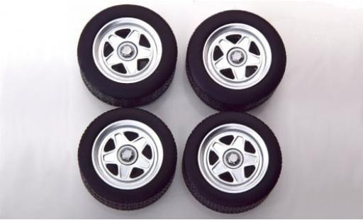 Ferrari Testarossa 1/18 KK Scale Zubehör Reifen- und Felgenset: 1:18 modellautos