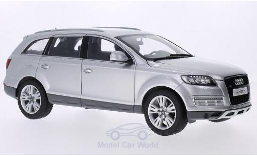Audi Q7 1/18 Kyosho silber 2013 modellautos
