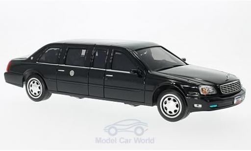 Modellautos Cadillac Deville 1/24 Lucky Die Cast DeVille Presidental Limousine schwarz 2001 Standarten liegen bei Cadillac Deville 1/24 Lucky Die Cast DeVille Presidental Limousine schwarz 2001 Standarten liegen bei modellautos