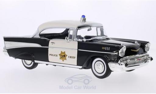 Modellautos Chevrolet Bel Air 1957 1/18 Lucky Die Cast Hardtop schwarz/weiss California Highway Patrol 1957 Police Chief Polizei (USA) Chevrolet Bel Air 1957 1/18 Lucky Die Cast Hardtop schwarz/weiss California Highway Patrol 1957 Police Chief Polizei (USA) modellautos
