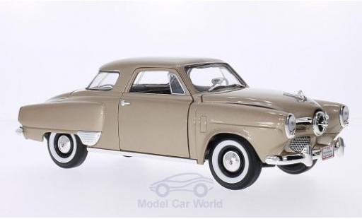 Modellautos Studebaker Champion 1/18 Lucky Die Cast mettalic beige 1950 Studebaker Champion 1/18 Lucky Die Cast mettalic beige 1950 modellautos