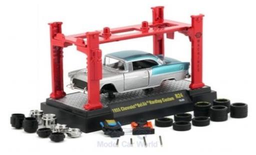 Chevrolet Bel Air 1/64 M2 Machines Hardtop Custom mettalic silber/mettalic blau 1955 Model-Kit Bausatz inklusive 4 Ersatzrädern modellautos