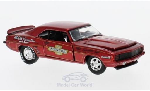 Chevrolet Camaro RS 1/64 M2 Machines Z/28 RS mettalic rot Moon Equipment Co. 1969 modellautos