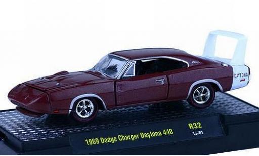 Modellautos Dodge Charger 1/64 M2 Machines Daytona 440 mettalic braun/weiss 1969 Detroit-Muscle Release 32 Dodge Charger 1/64 M2 Machines Daytona 440 mettalic braun/weiss 1969 Detroit-Muscle Release 32 modellautos