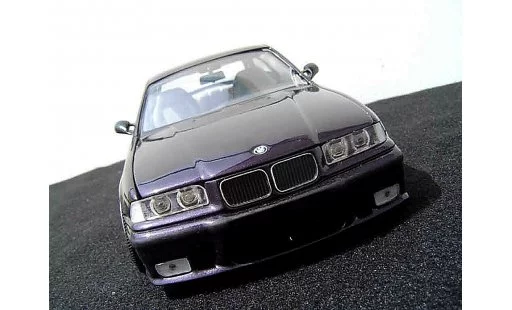 Bmw M3 coupe 1/18 Ut Models E36 peinture techno violet modellautos