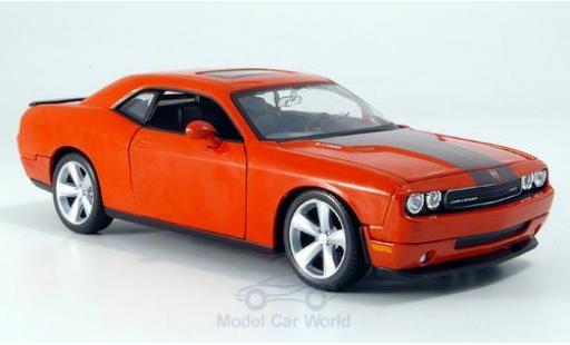 Modellautos Dodge Challenger 1/24 Maisto SRT8 orange 2008 Dodge Challenger 1/24 Maisto SRT8 orange 2008 modellautos