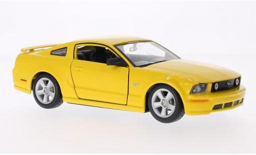Modellautos Ford Mustang 1/24 Maisto GT Coupe gelb 2006 Ford Mustang 1/24 Maisto GT Coupe gelb 2006 modellautos